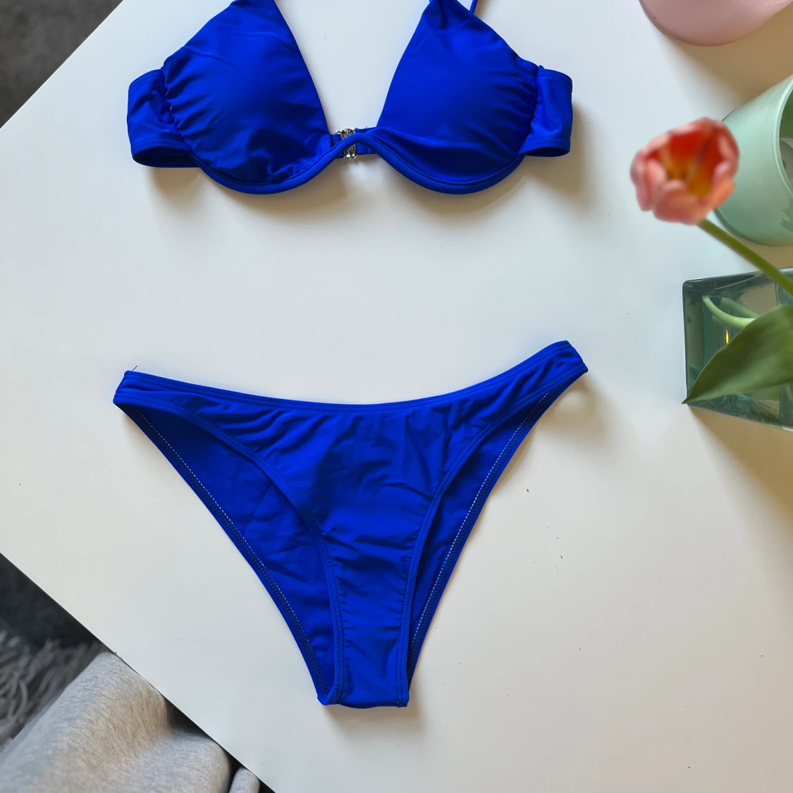 Blå oanvänd bikini strl M - 90