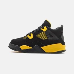 Söker jordan 4  - Hälsa storlek 37,5 eller 38 Vilken färg som helst billigt pris max 800 kr 