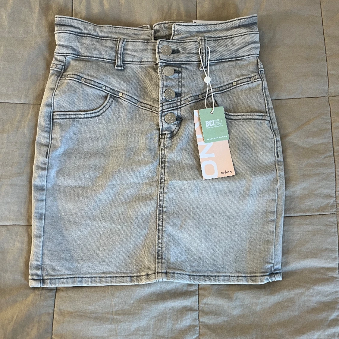 Jeanskjol från only 