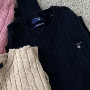 Gant polo tröja - Säljer min gant tröja som inte kommer till användning längre men är jätte fin på och ger ”Old money” vibe