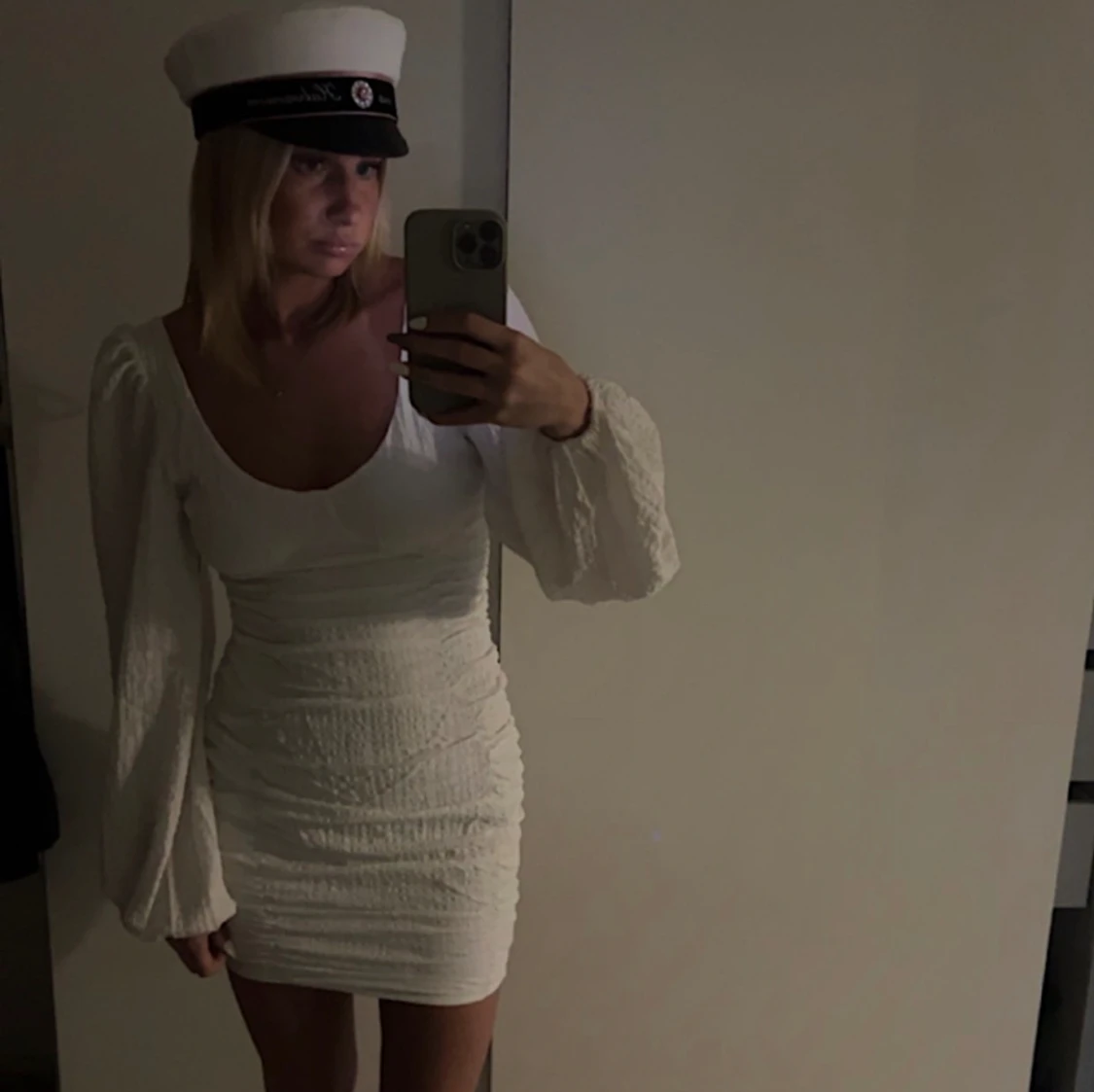 Vit studentklänning 