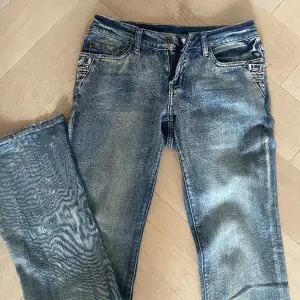 Lowwaist bootcut jeans så snygga!!💕💕💕💕