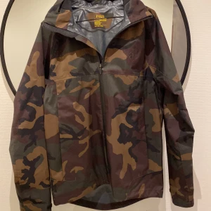 En Ralph lauren vind jacka  - En Ralph lauren vindjacka storlek xs som ny
