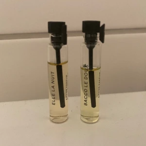 Essnce parfym testers   - Testets från Essnce. Bacco Le Doux och Elle La Nuit. Testade men föll mig inte i smaken. Innehåll kvar enligt bild. 25kr styck eller 40kr för båda.