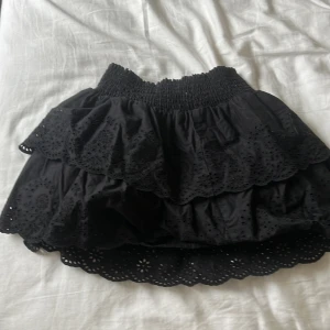 Två kjolar  - Två kjolar har aldrig används.