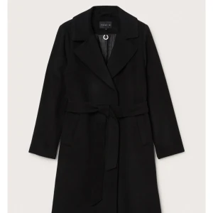 Kappa - Jättefin kappa från Stockh lm i storlek 36! Knappt använd, nypris 3000kr🎀har samma i beige jag säljer