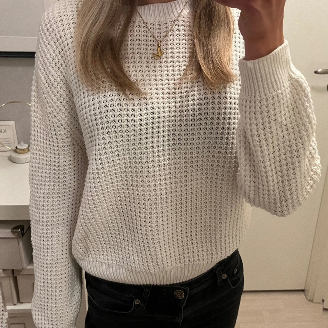 Vit stickad tröja