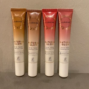 Läs beskrivning! Lumene natural glow 🧡🤎❤️🩷 - Endast testade men inte nuddat direkt på min hud.  1. Honey glow 2. Perfekt tan  3. Coral blush  4. Berry blush.   1 för 89kr 2 för 159kr 4 för 279kr