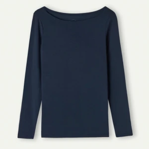 Intimissmi Tröja - Säljer min marinblå tighta intimissmi tröja för att den inte längre kommer till användning. Använd fåtal gånger, nästintill nyskick. Nypris 249kr🤍