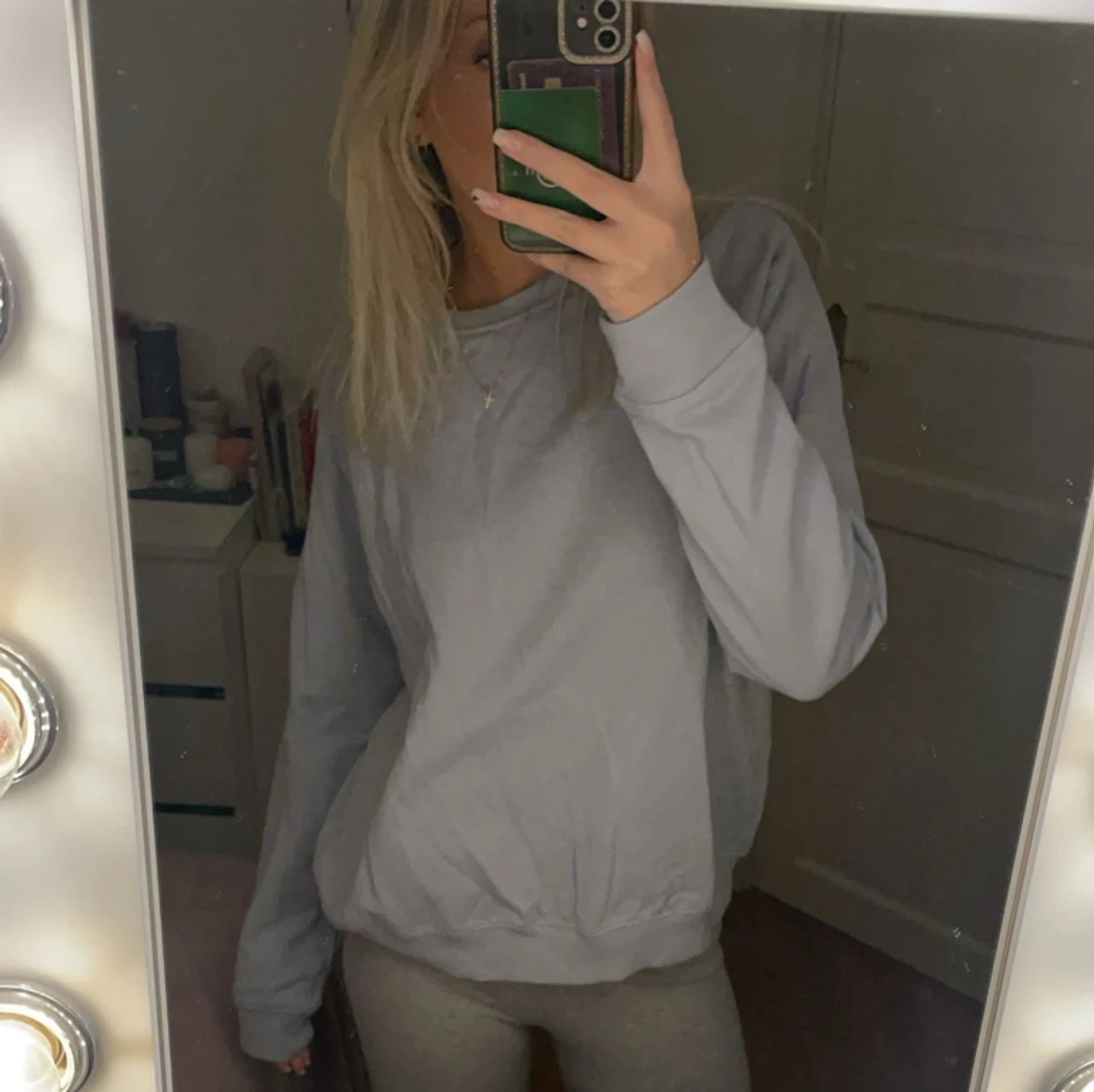 Ljusblå sweatshirt!!