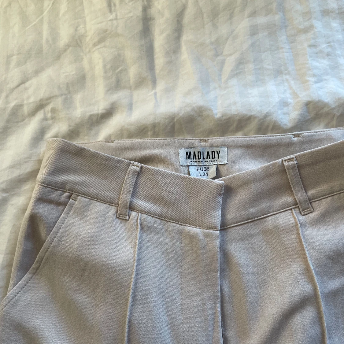 Beiga kostymbyxor Madlady