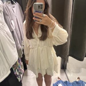 Zara klänning  - Supersöt klänning från zara🤍