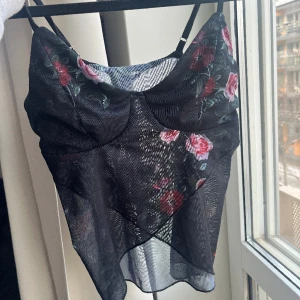 Spetslinne  - Spetslinne från cider, aldrig använt, lappen är kvar