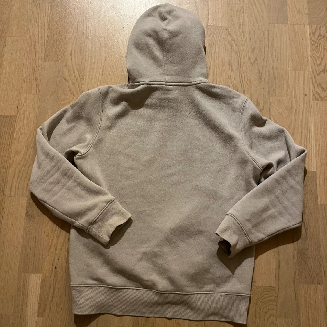 Grå/vit hoddie  - 90