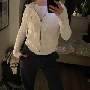 Zip hoodie  - snygg och skön zip hoodie!!
