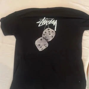 T-shirt - Har aldrig varit används 