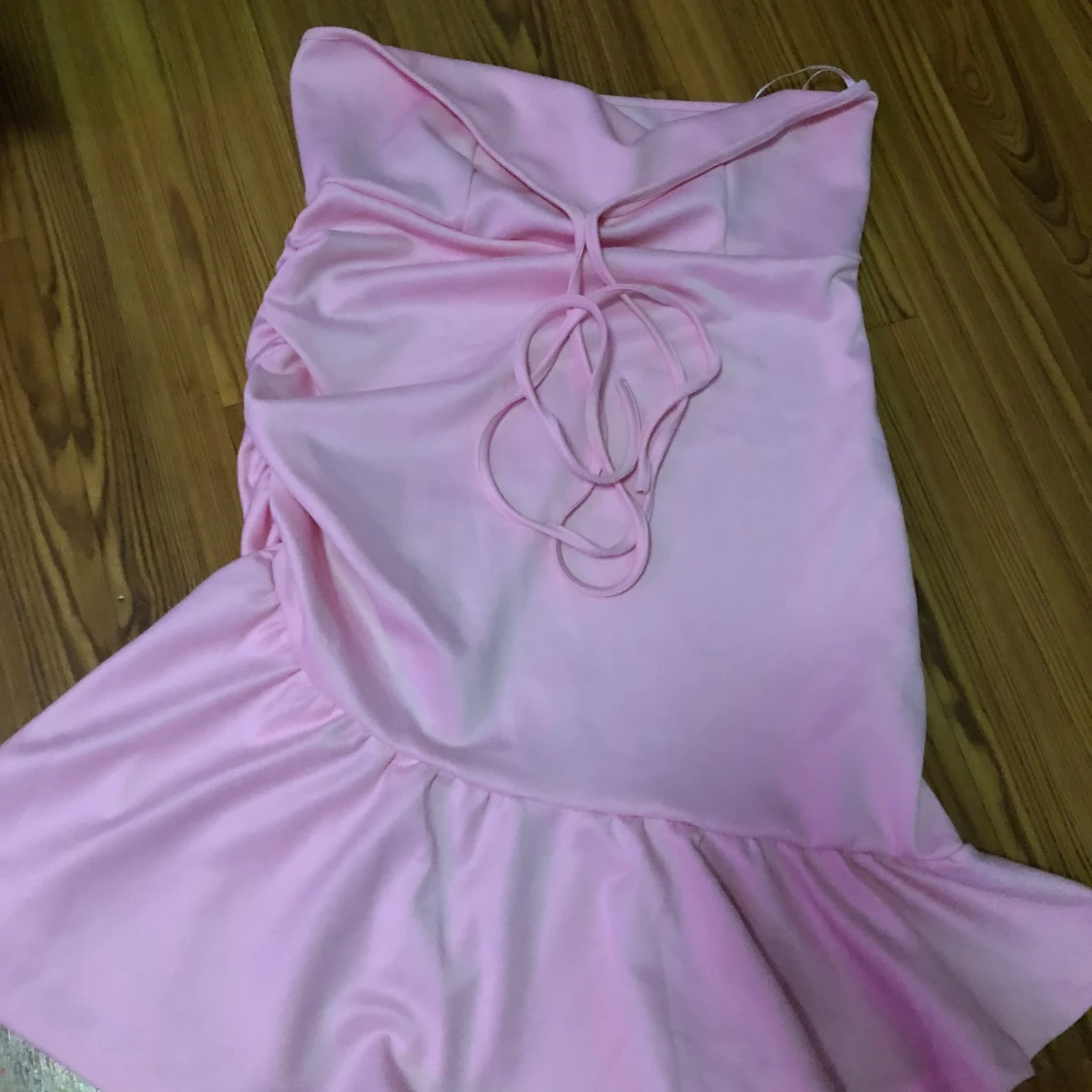 Rosa klänning mermaid stil