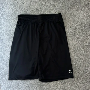 Träningsshorts  - Träningsshorts från stadium i storlek 158–164, sitter alltså som en xs/s i vanlig storlek!