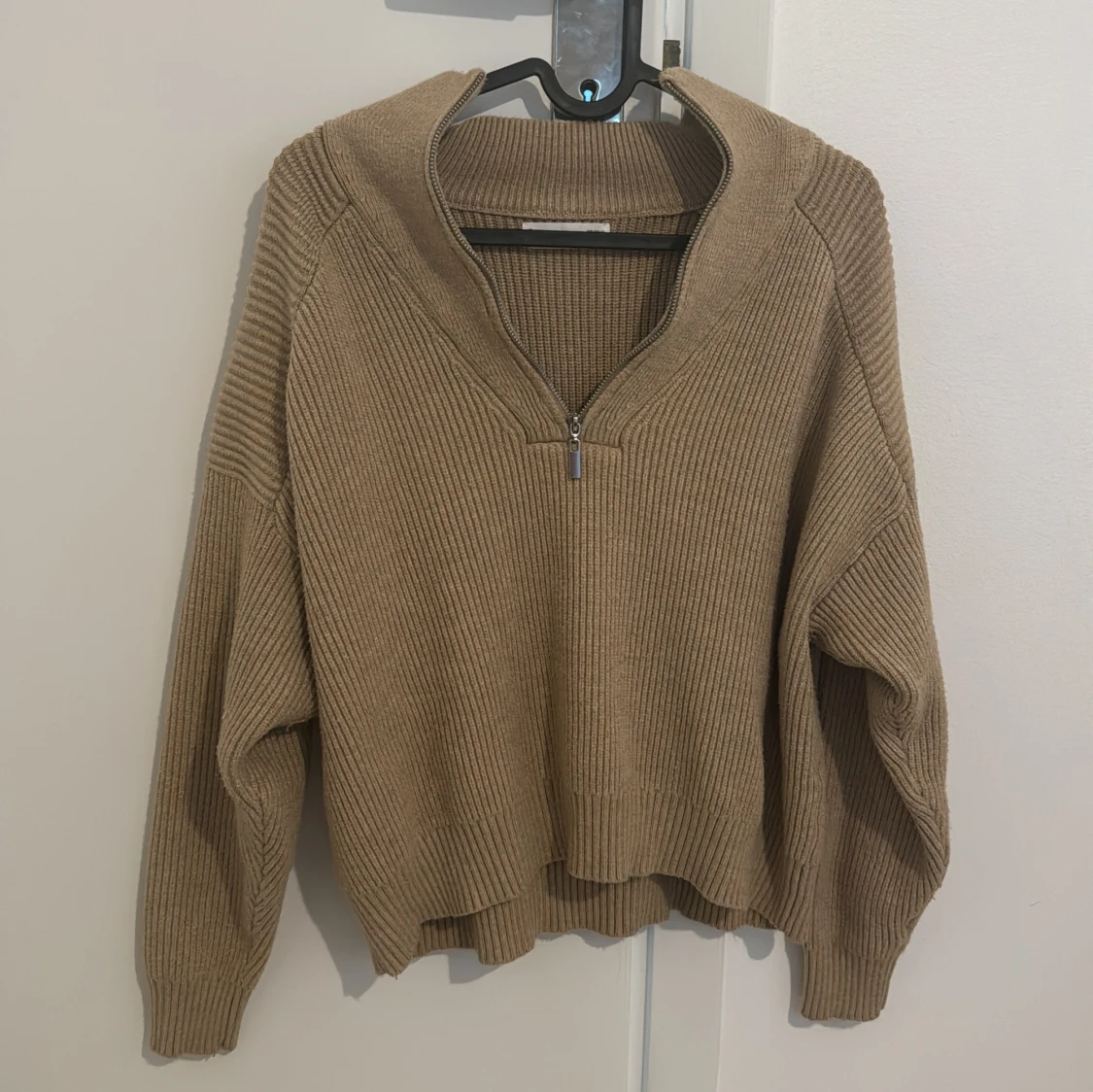 Stickad långärmad tröja