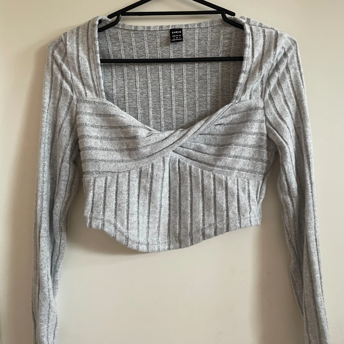 Helt ny oanvänd! Grå långärmad tröja