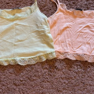 Linnen  - Fina linnen från New Yorker, nästan aldrig använda och de är i mycket bra skick🌸