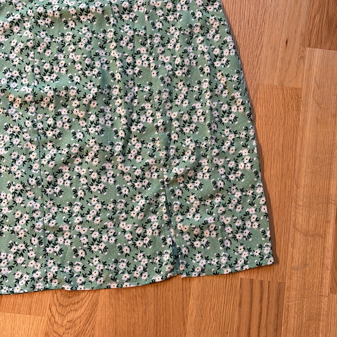 Blommig miniklänning  - 91