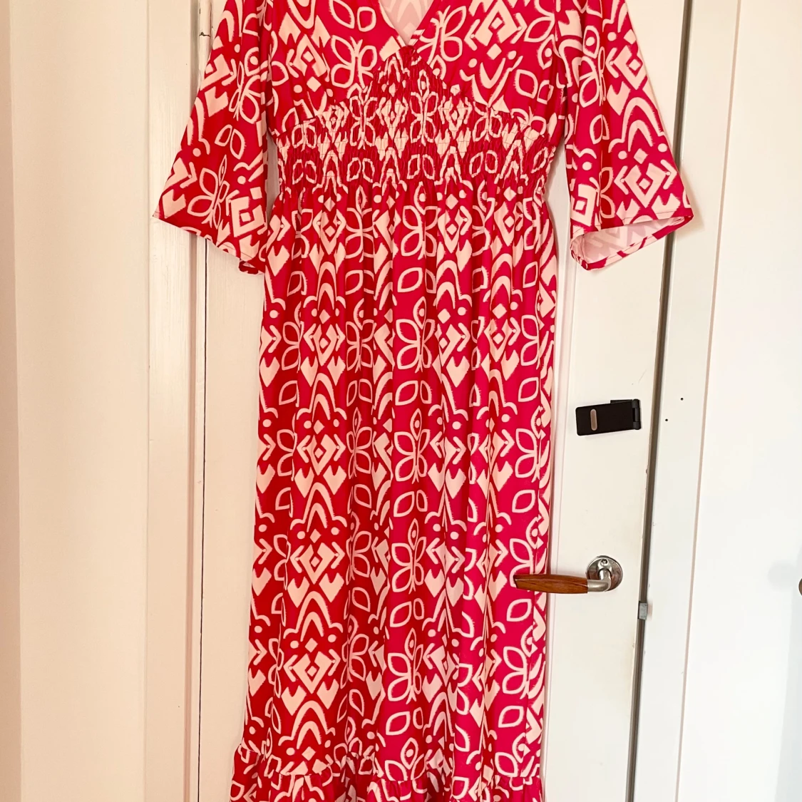 Maxiklänning med tulpanärm