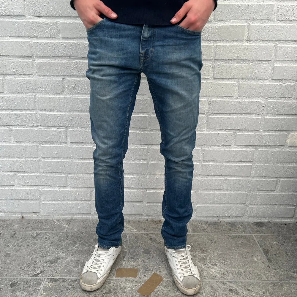 Tiger Of Sweden slim jeans || Nyskick, knappt användna || Passar 170-178 cm || Skriv vid minsta fundering! Mvh, CH . Jeans & Byxor.
