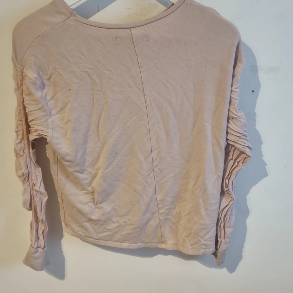 Hej jag säljer min tröja för den används inte så någon annan kan få köpa den💕💕 - 90