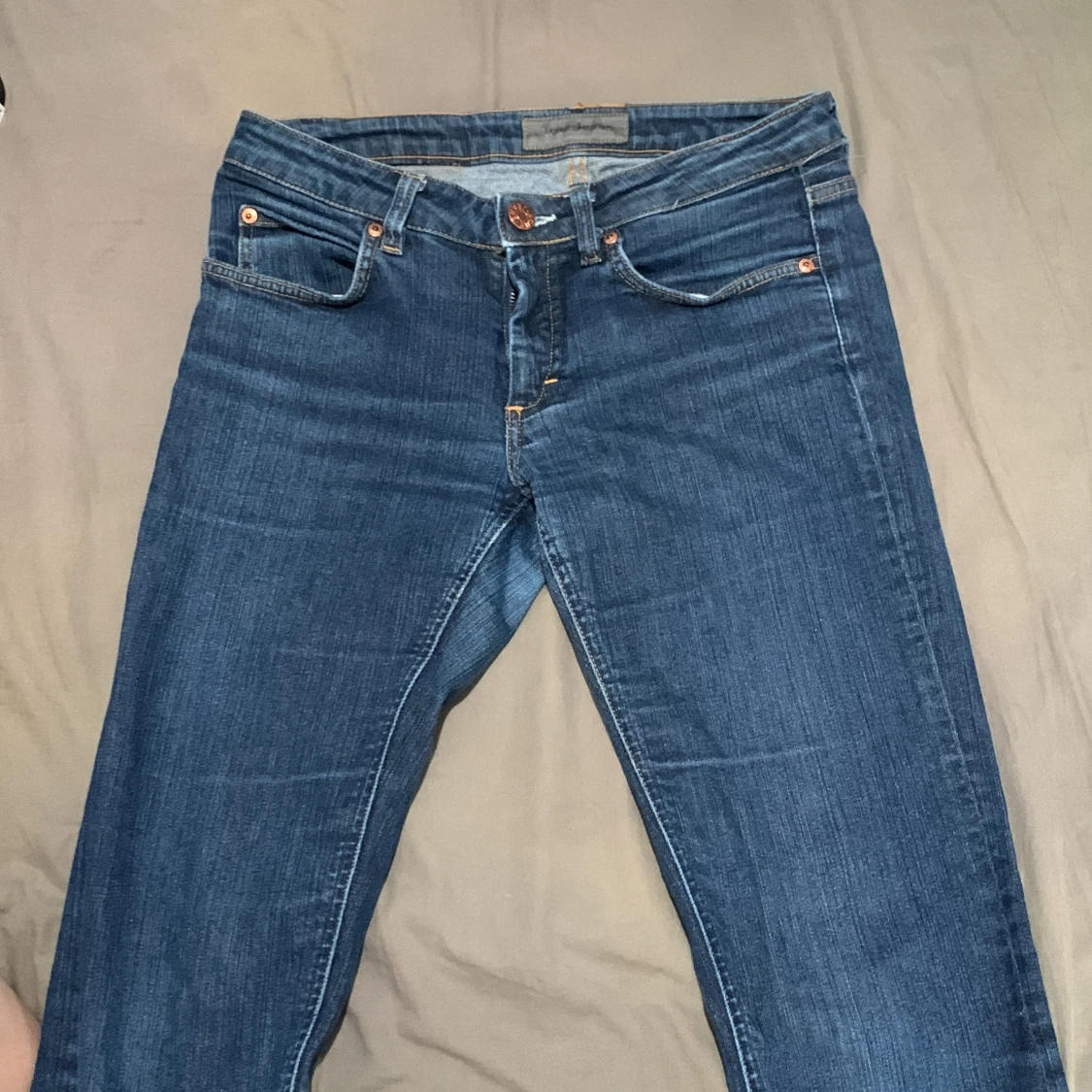 Mörkblå jeans. - 90