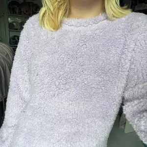 super mysig fluffig lila pyjamas tröja ⋆｡°✩