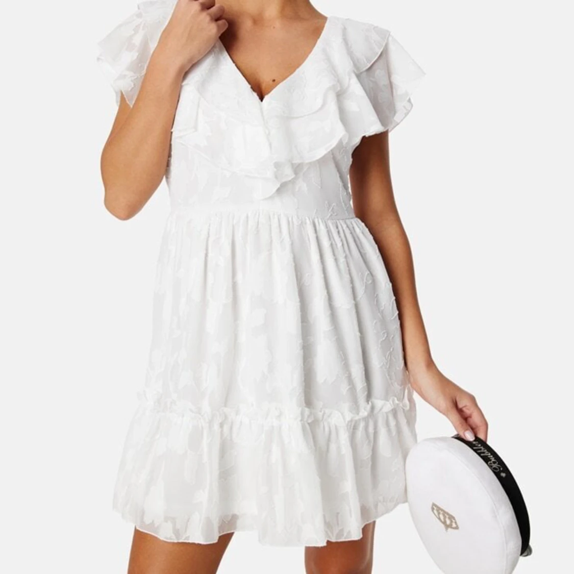 Vit vacker klänning ~ bubbleroom  - 90