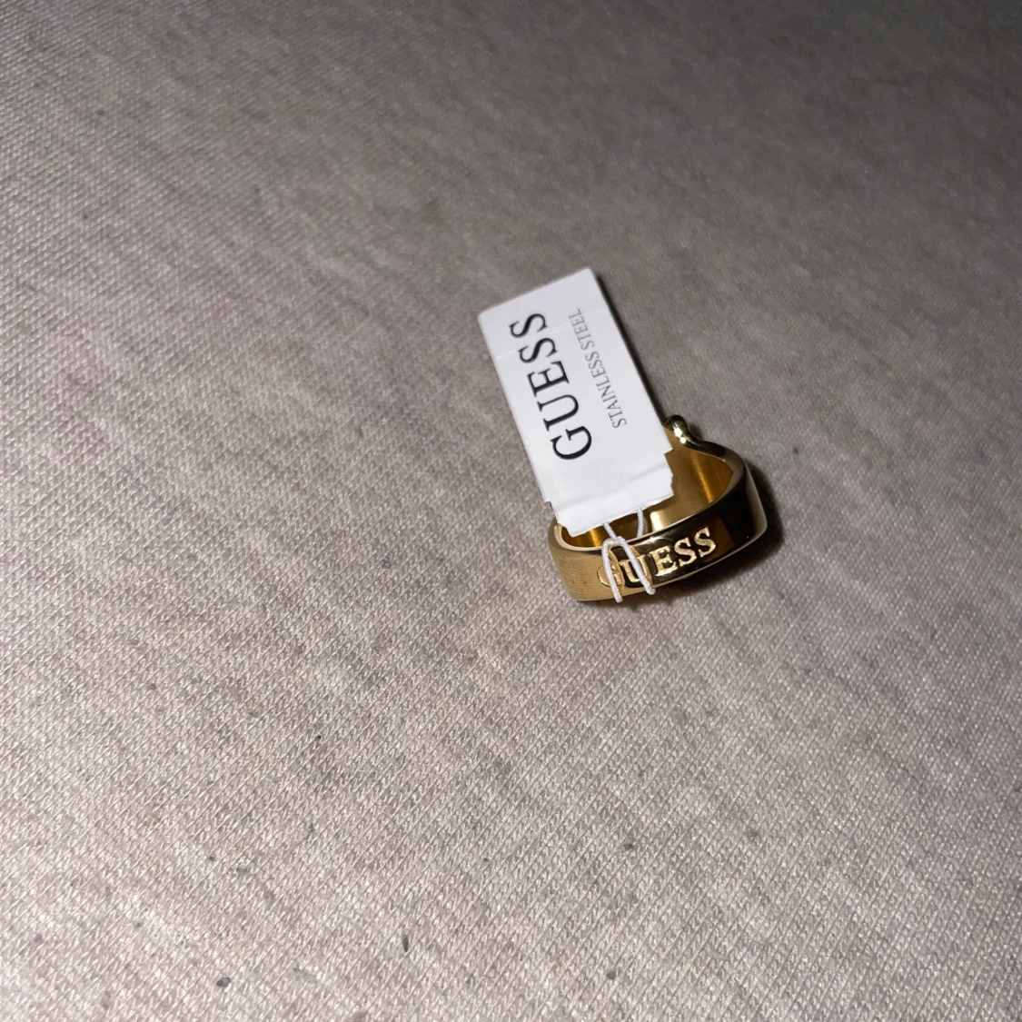 Guess ring - 91