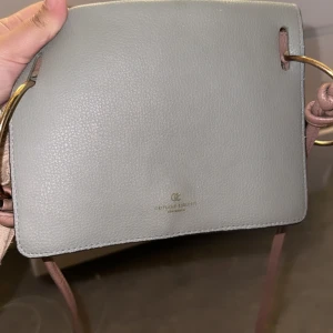 Hand väska  - Använt bara några gånger 