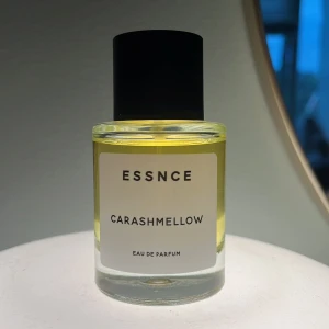 Essnce carashmellow  - Essnce carashmellow parfym! 50ml och endast testad ☺️☺️☺️ Dupe på Bianco Latte!