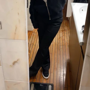 Only kostymbyxor  - Kostymbyxor från only i storlek 32