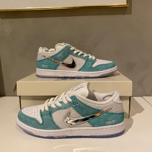 Nike dunk sb april  - Sprillans nya Nike dunk sb april! Perfekt julklapp! Finns i Lund eller Malmö eller så skickas de med en kostnad! 😊🤍