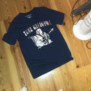 True religion t shirt - Truey t size s/m super fye