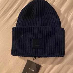 Acne mössa - Intress koll på min acne mössa!💞
