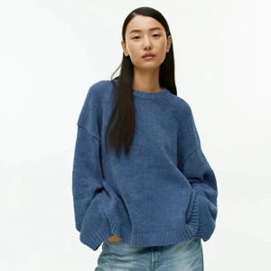 Blå stickad tröja - Blå stickad tröja från arket! Så gott som ny men kommer inte till användning:(