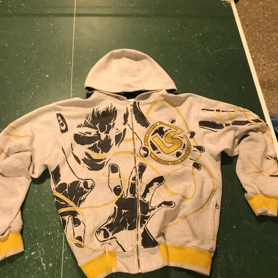 Vintage graphic zip up