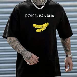 Helt nya Dolce & Banana T-Shirt. Storlek S men passar M då den är lite oversized Kolla andra annonser för helt nya varor.