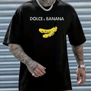 Dolce & Banana - Helt nya Dolce & Banana T-Shirt. Storlek S men passar M då den är lite oversized Kolla andra annonser för helt nya varor.
