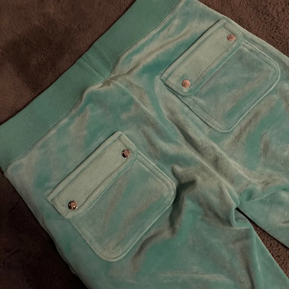Säljer dessa kan även byta mot något annat eller annan färg. Jeans & Byxor.