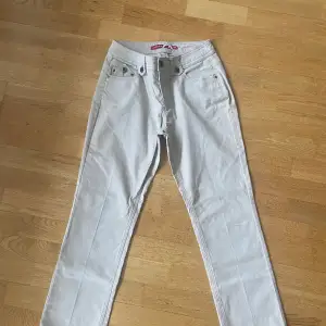 Vita Wrangler ripped jeans Modell ”Retro Straight”