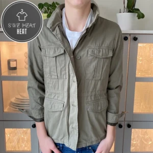 Fieldjacka  - Tja, säljer nu denna sjukt snygga fieldjackan i storlek 38 vilket motsvarar M. Hör av dig vid frågor eller funderingar!