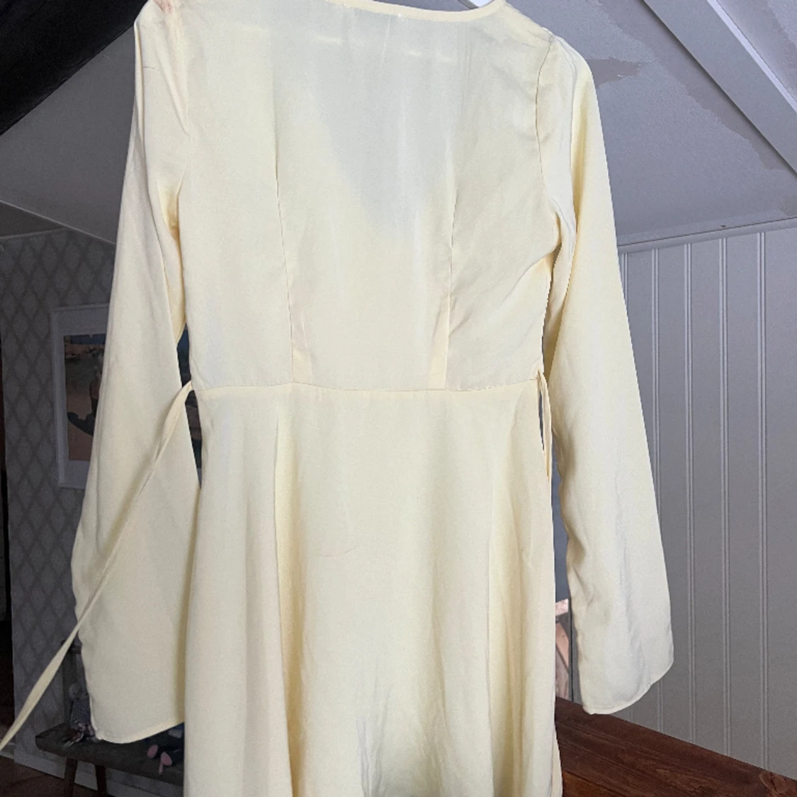 Gul klänning NAKD  - 90