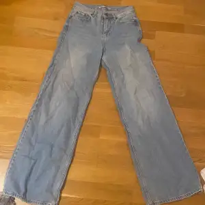 Fina midwaist jeans från junkyard