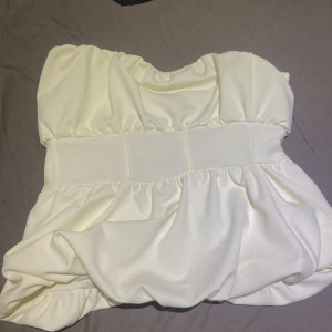 Topp - New without tags. very comfortable to wear. for both Xs-S