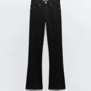 Bootcut jeans ifrån zara - Jeans i från zara, bra skick💓 